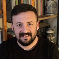 Hasan Bayam Her iddialı ifadeden sonra uzun süre düşünmek zorunda hissediyorum