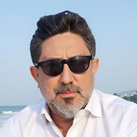 Fevzi Bozkurt: “ Yazmak, benim için sadece bir ifade biçimi değil; aynı zamanda bir içsel yolculuk, bir arınma süreci.”