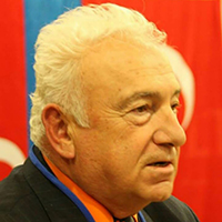 Ali Nevzat Sezer: “Bir anı yaşamak veya anılarla olmanın tezahürüdür şiir”