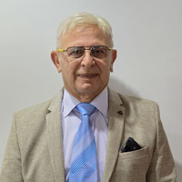 Dr Serdal Uğurlu İnsanın en büyük mucizesi hayal edebileceklerini yapabilmek, yapabileceklerini hayal edebilmektir