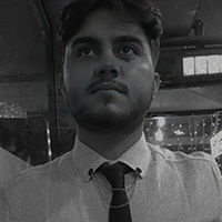 Muhammet Emin Yaşar: “ Kelimelerin arasında soluk alabilen biriyim…“